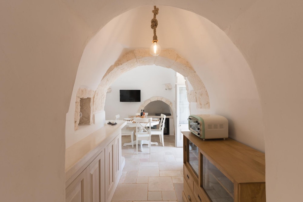 Trullo Eughene a con Piscina