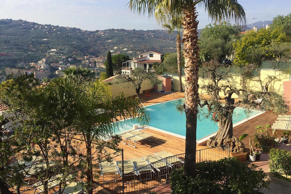 Apartment in the Villa Giada Holiday Complex in Imperia view 5