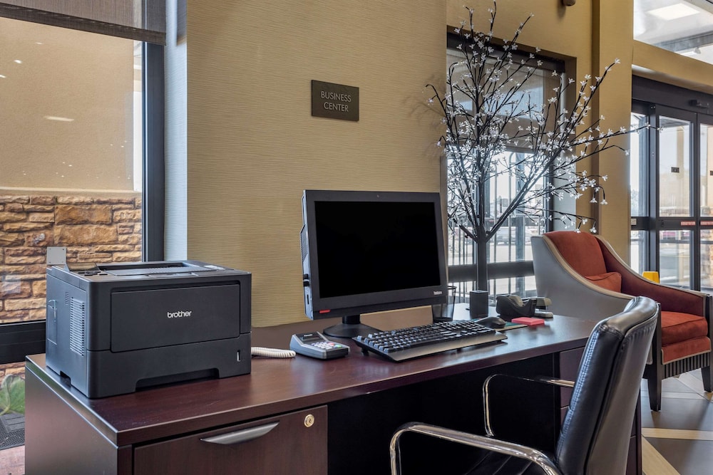 Batesville Vacations - Comfort Suites - Property Image 14