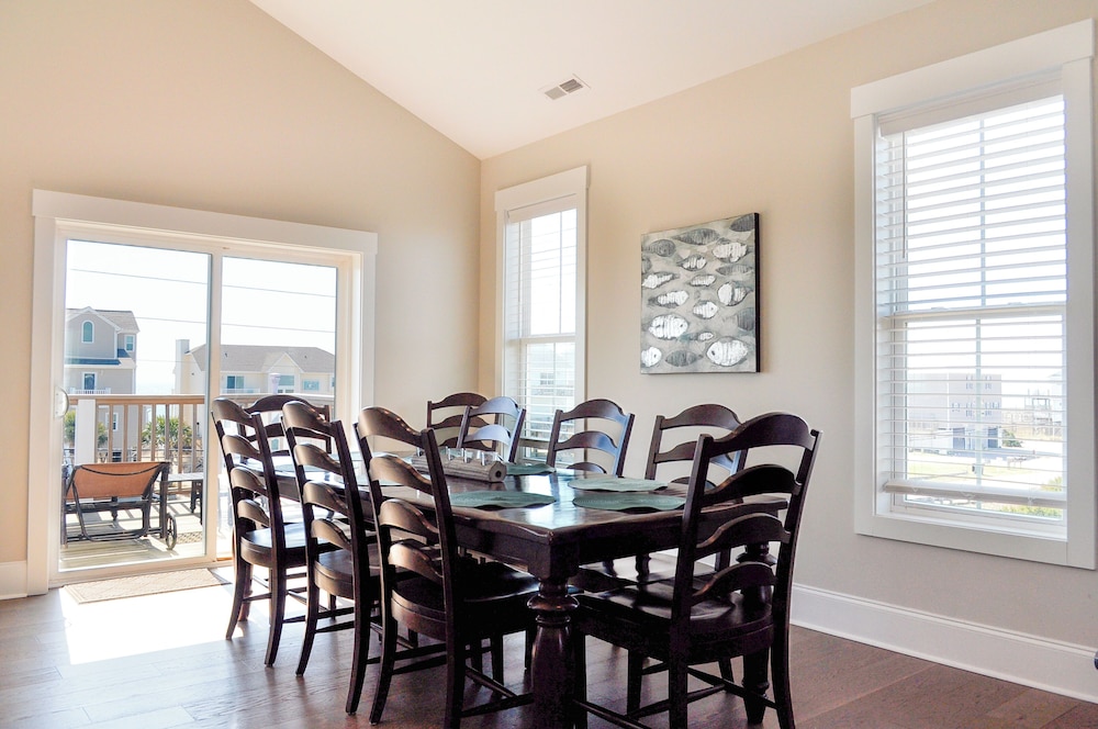Family Tides by Topsail Realty