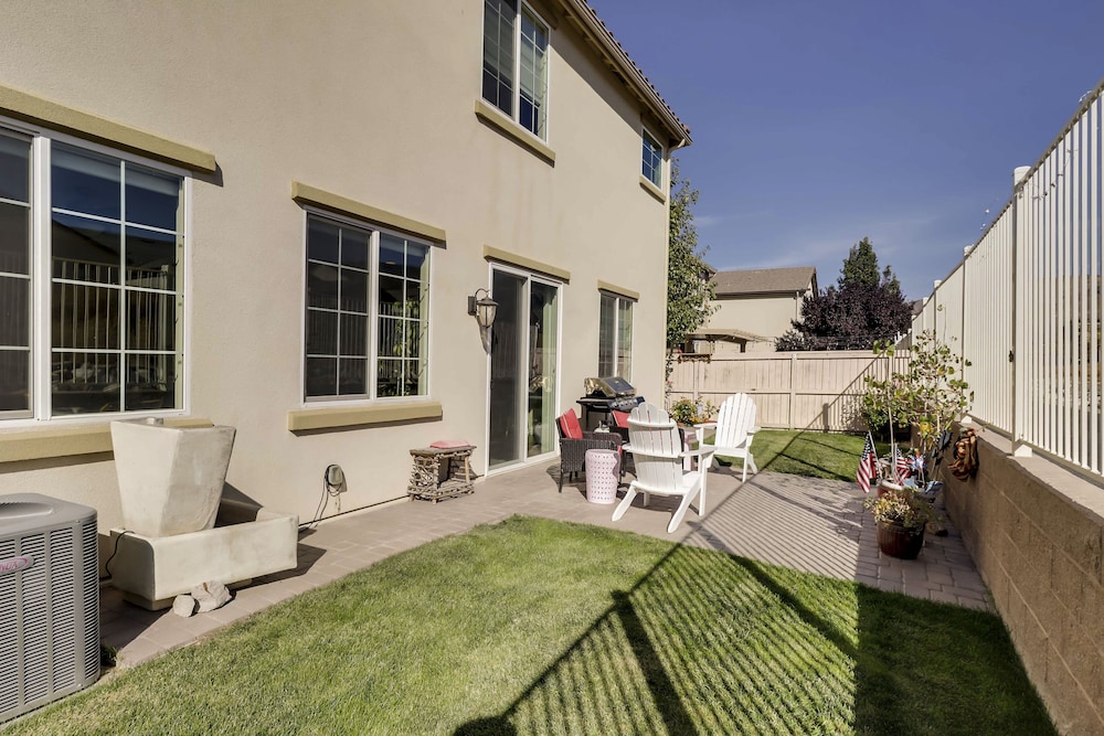 Reno Vacations - Reno Home 7 Mi to Reno-sparks Convention Center! - Property Image 8