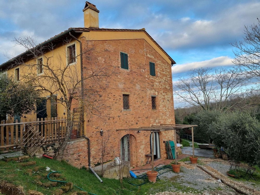 Farmhouse in Tuscany With Pool & Near Montecastello view 3