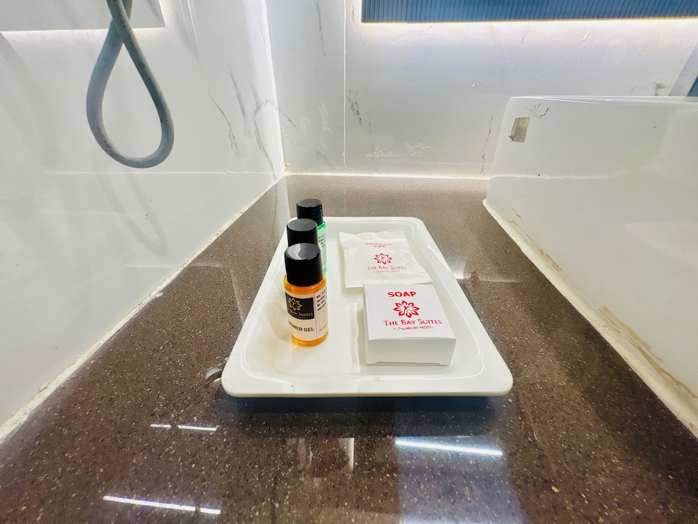 The Bay Suites Puri With Sea View