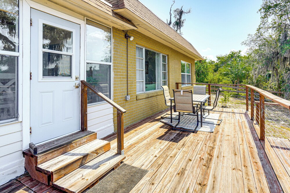 1 Mi to Downtown Lake Placid: Waterfront Retreat!