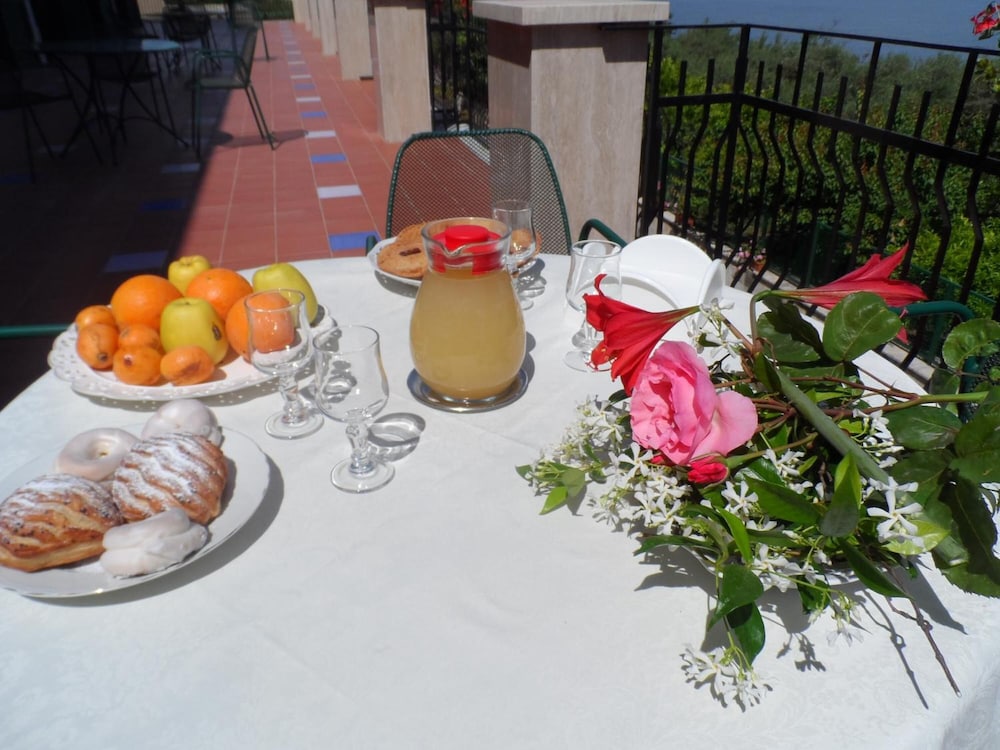 Ancelle Sorrento