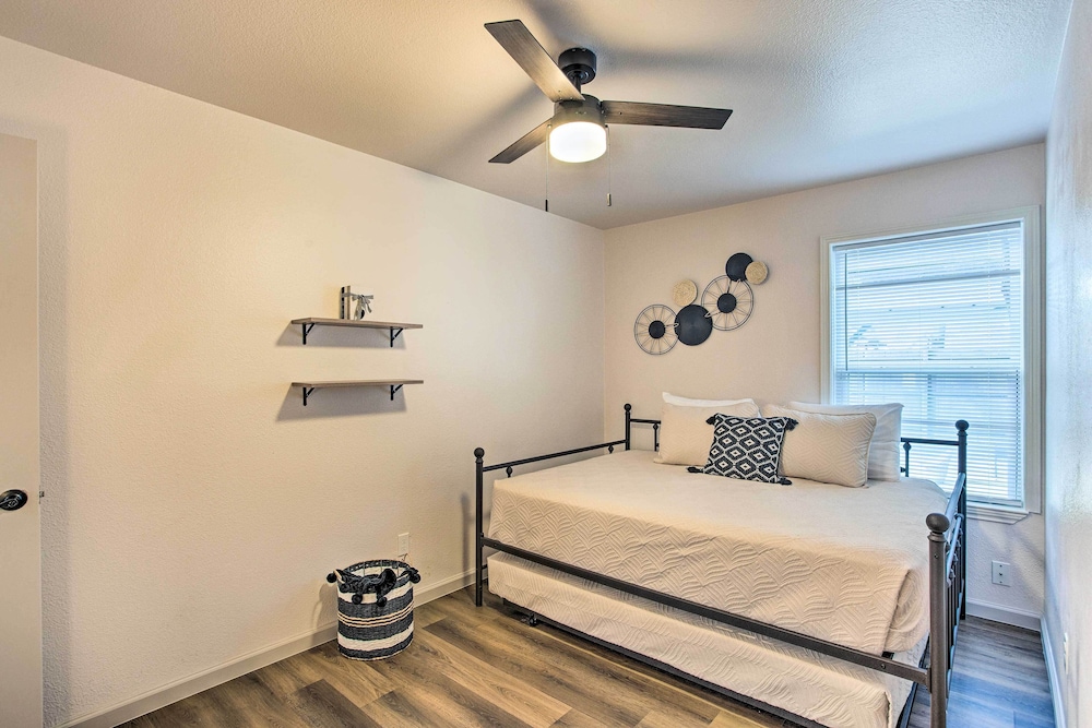 Dallas / Fort Worth Vacations - Charming Mckinney Home, Close to Downtown! - Property Image 4