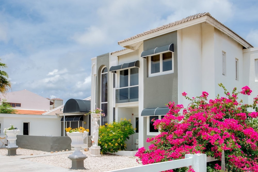 Poolside Apt Ibiza Poolside Apt -2 bd 2 Bath-kitchen-modern Hotel