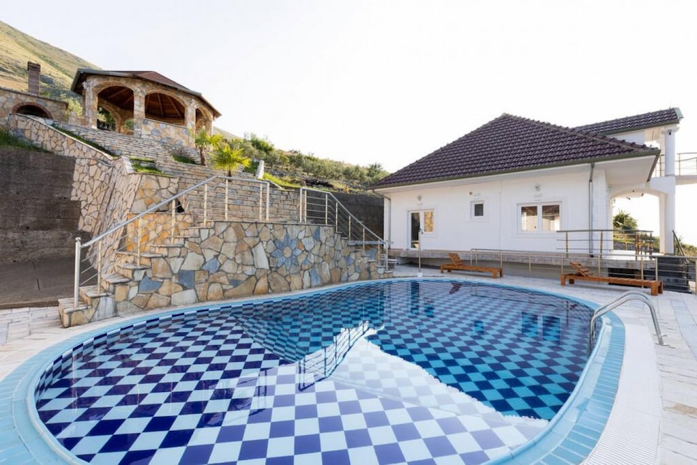 The Lake House 1 in Shkod r
