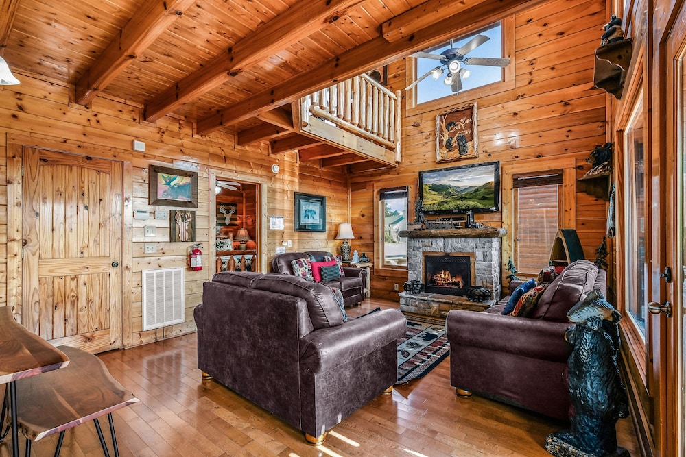 Extravagant View 3 Bedrooms 3 Bathrooms Cabin
