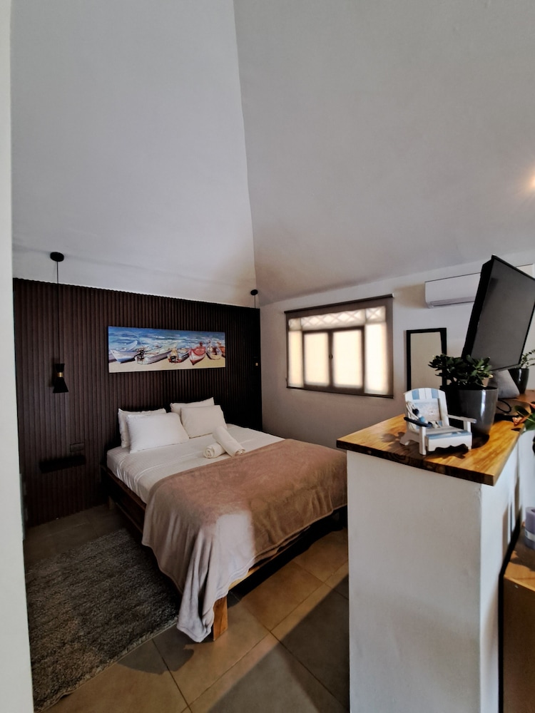 Zoa Villas - 2 minutes to the beach