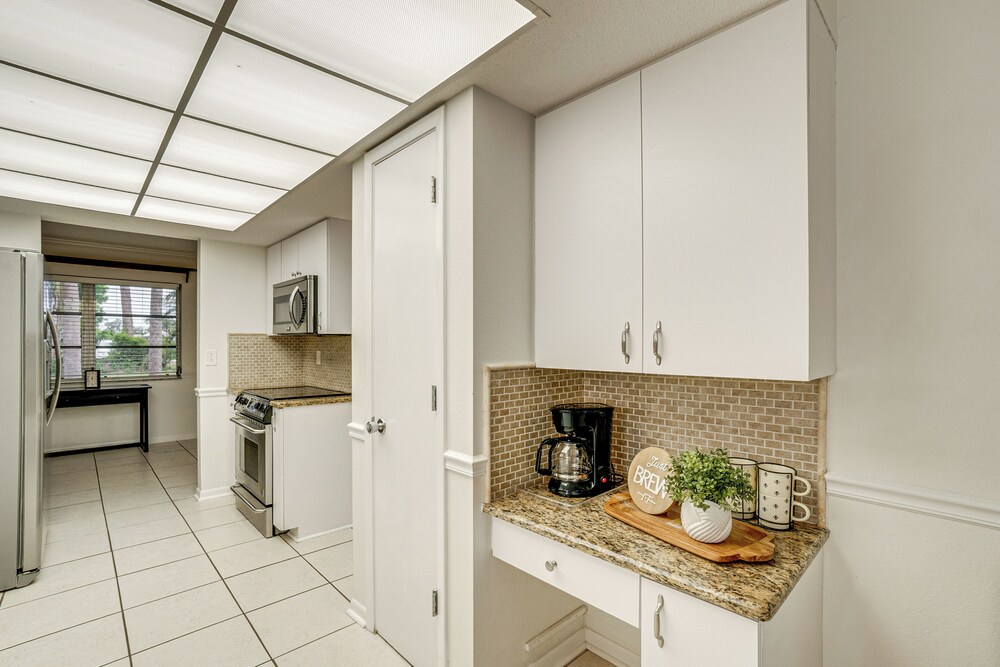 2 Mi to Beach: Home w/ Pool in Venice
