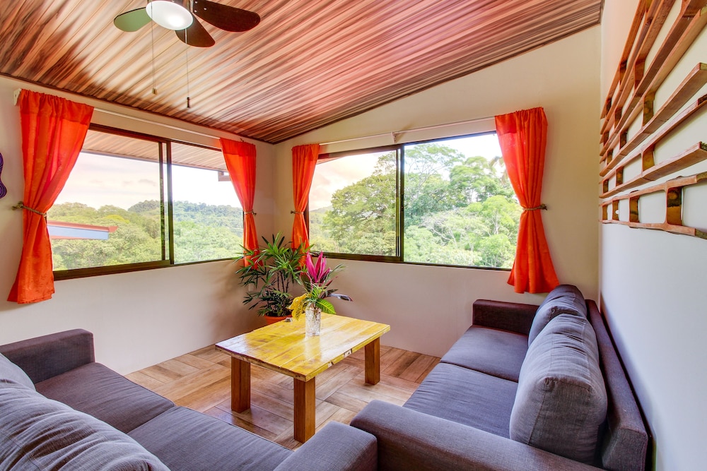Valley of Dreams Eco Lodge Room