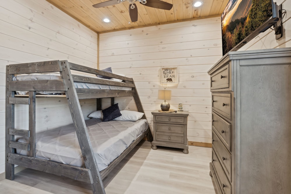 Celestial Haven 3 Bedroom Cabin
