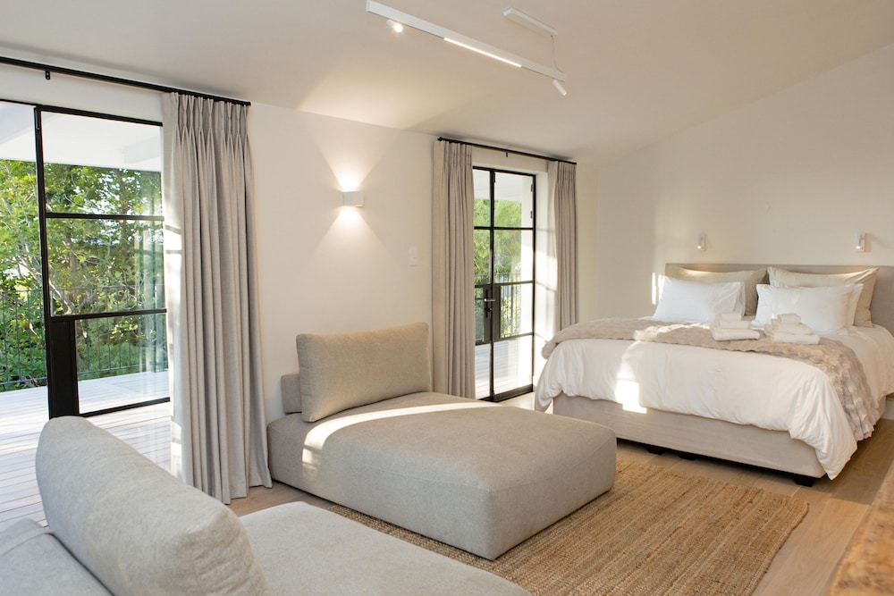 River 42 Camps Bay - Luxury Villa With Pool Stream
