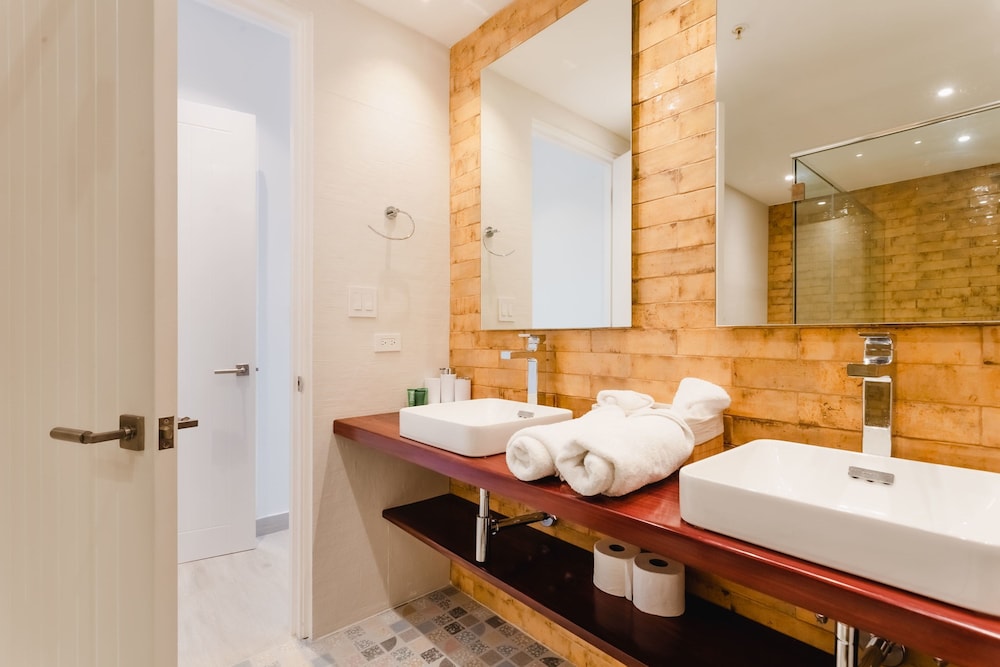 w Brilliant 1BR w Balcony in Panama