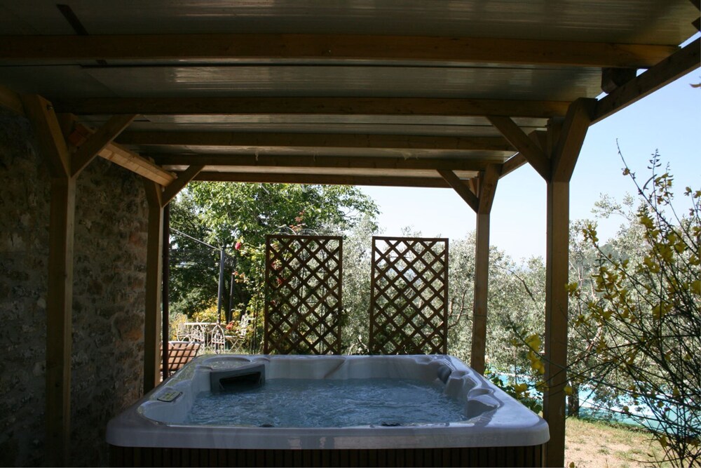 Photo 11