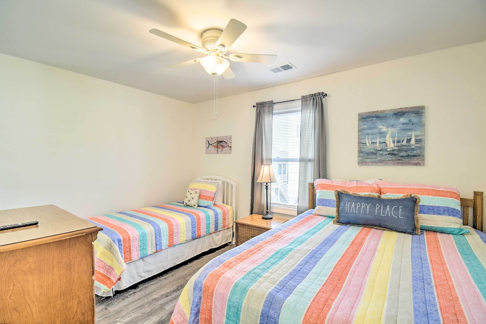 Freshly Remodeled Beach House, Steps to Shore view 5