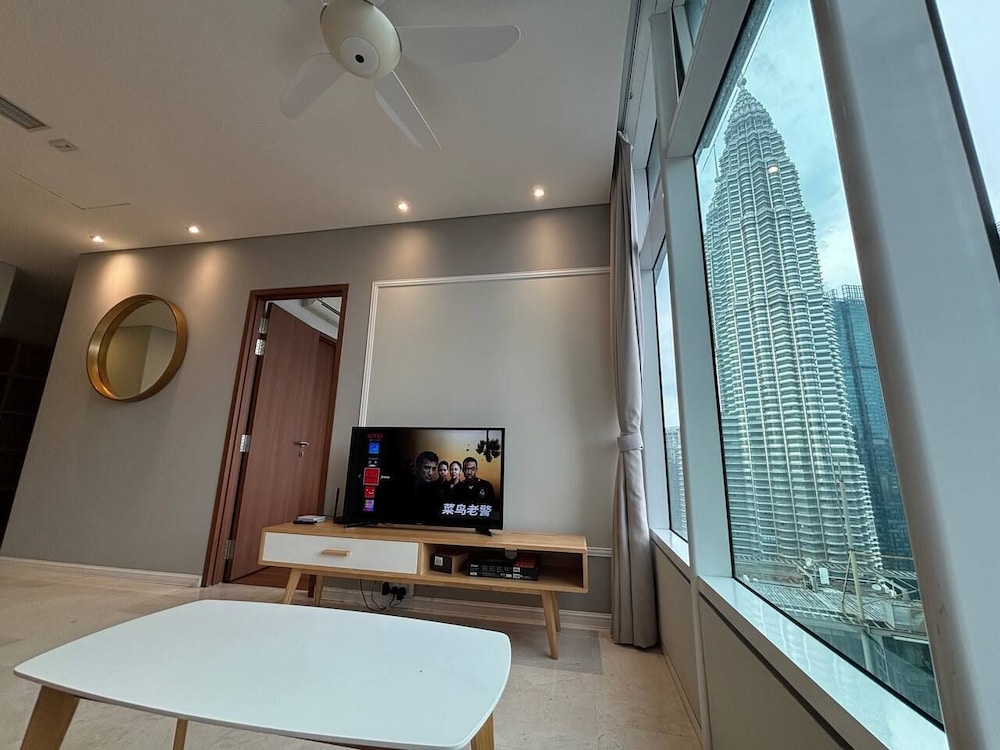 Sky Suites KLCC by Easy Nap