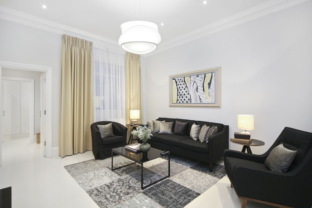 Queensgate Court