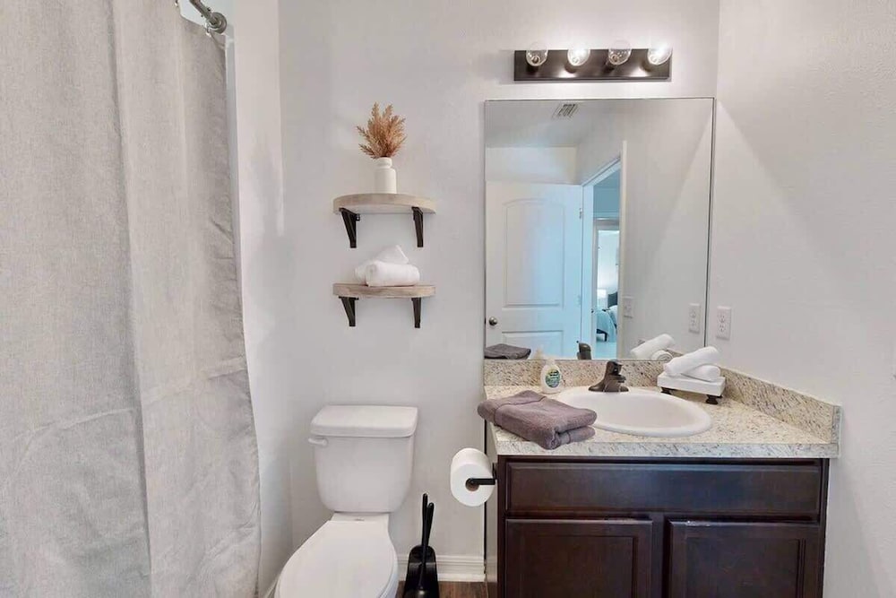 Brooksville Retreat! 3 Bed, 2 Bath!