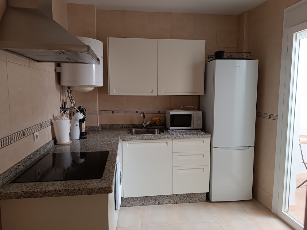 Amazing & Renovated 2-bedroom Flat in Fuengirola