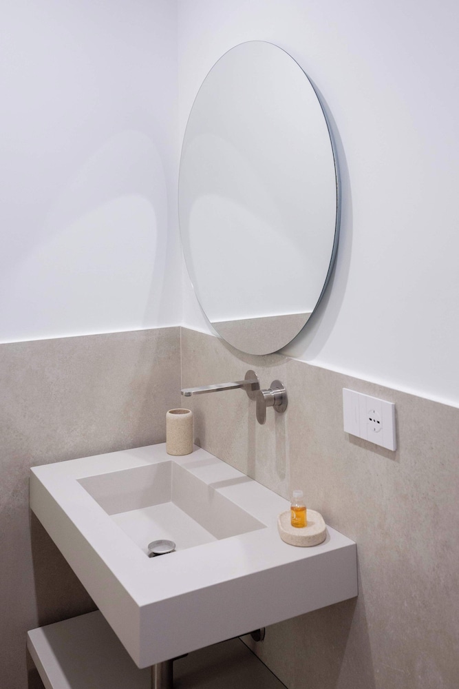 Colosseum Holidays - Luxury 3 Bedroom Apartment