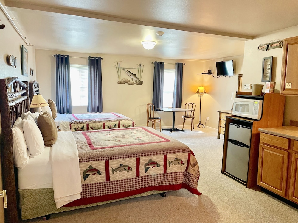 North Cascades Inn view 2