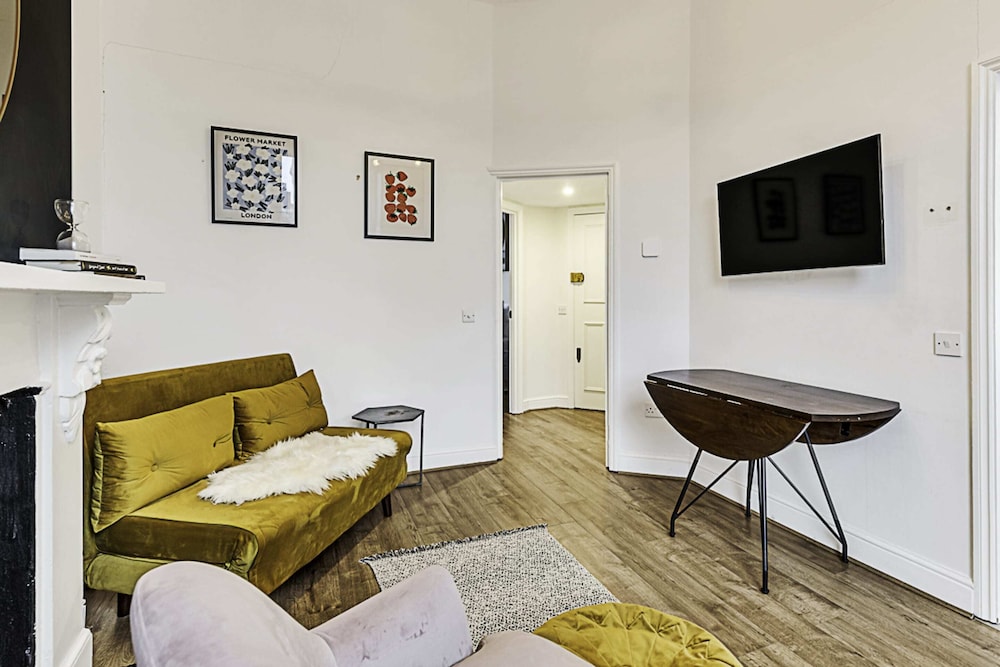 The Shepherd's Bush Hideaway