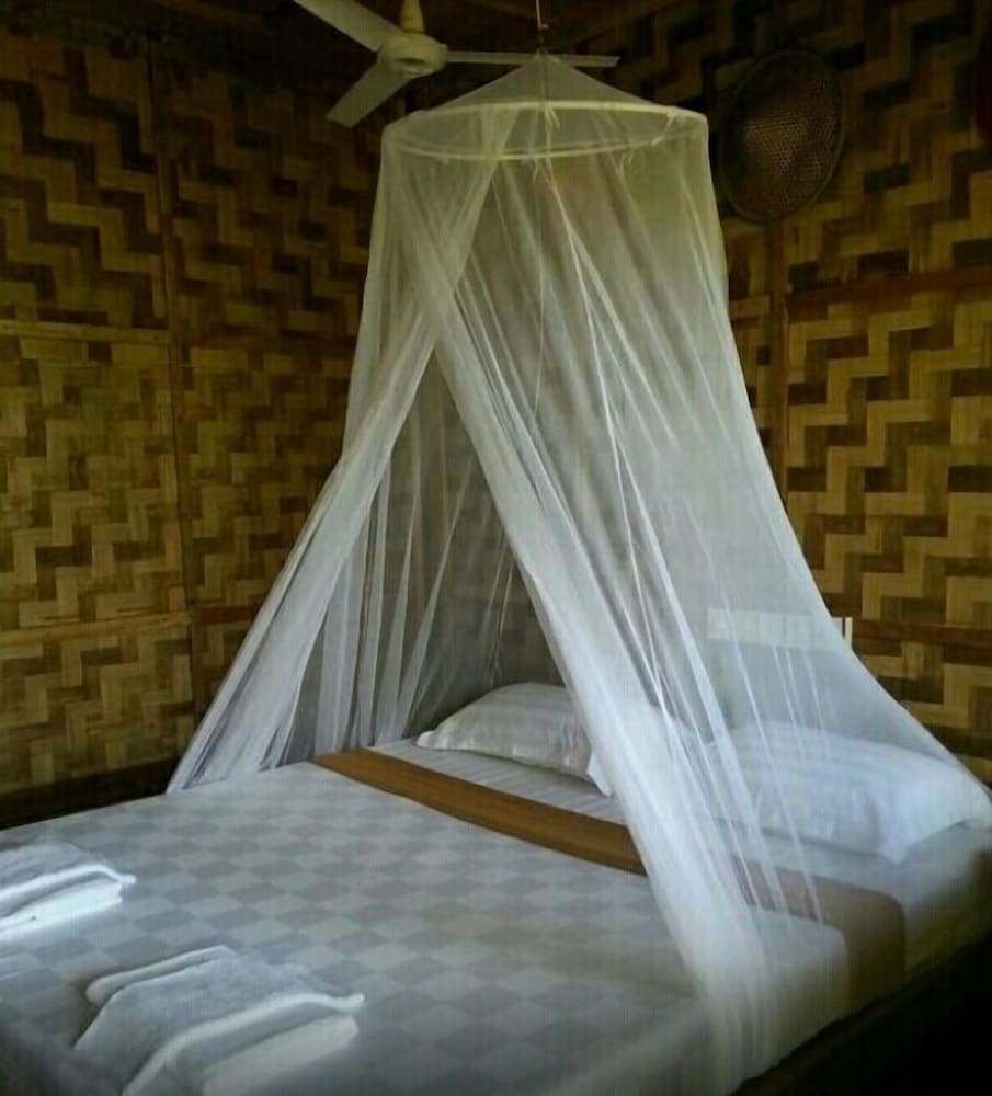 Ngwe Saung Garden Guest House view 4