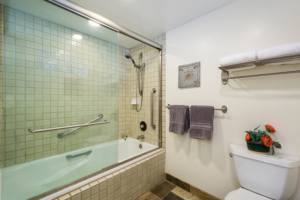 Ocean Front Villa - Central AC- Vrkcv
