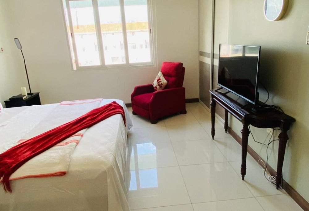 1 Bedroom Mountain Retreat New Kingston