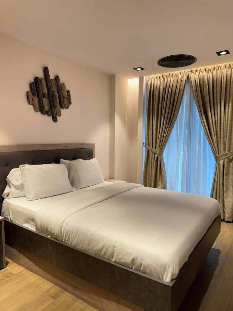 Diamond in The City, One-bedroom Apartment