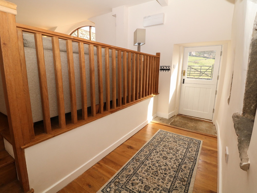 Hope Valley Vacations - Broadwood Barn - Property Image 10
