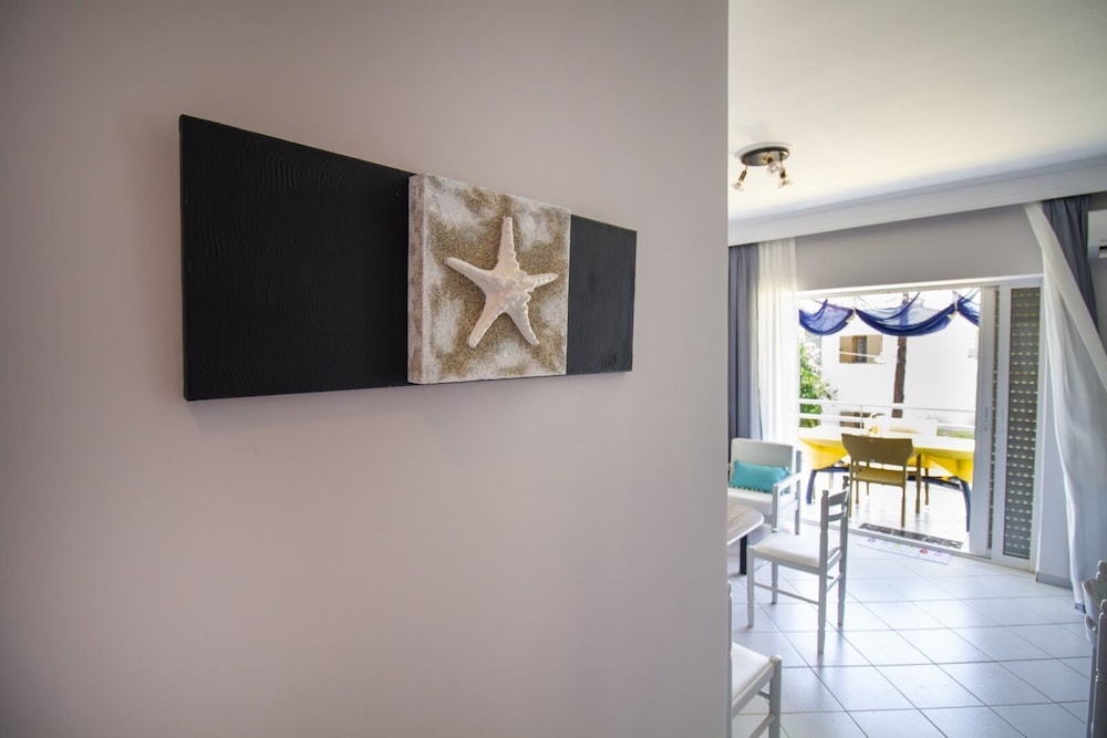 Endless Blue Apartment by Rentals Pro
