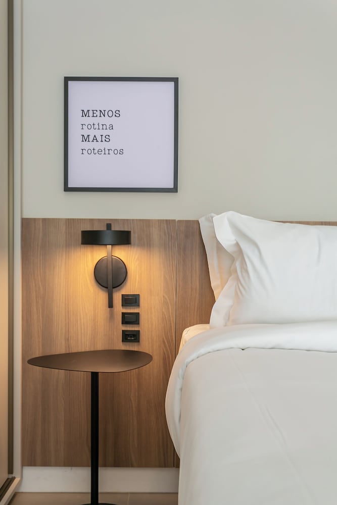 Studios Tower by Viva - Prédio com piscina e estacionamento no centro de Floripa