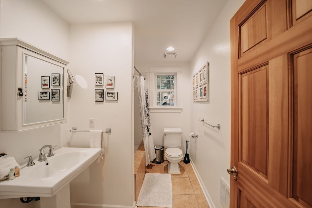 01sl - Hot Tub - Pet Friendly - Bbq - Sleeps 8 3 Bedroom Home by RedAwning