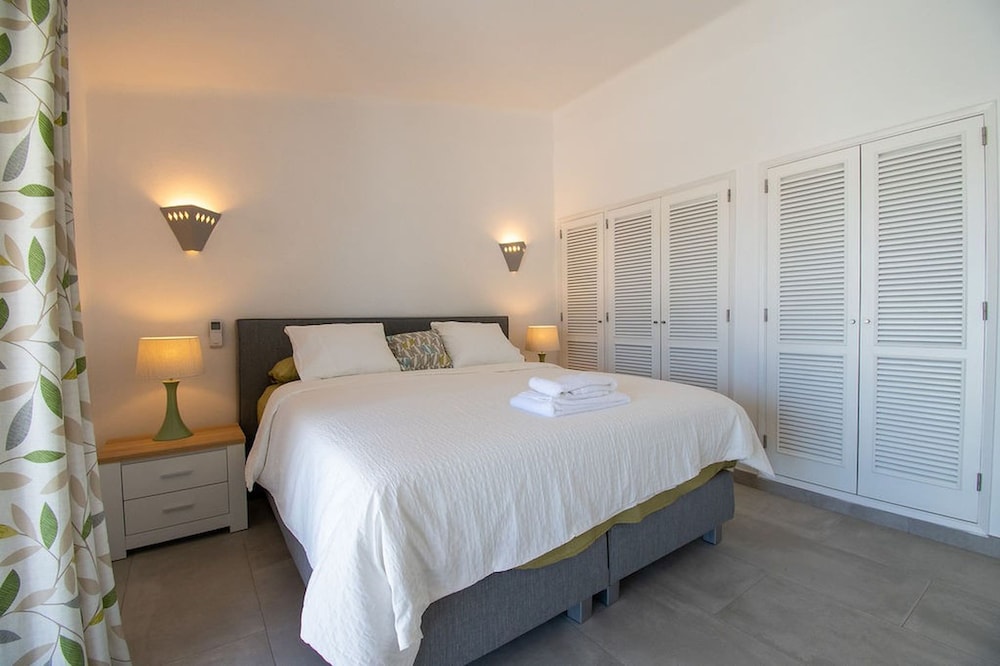 Lavanda Magnificent Five Bedroom Villa in Carvoe