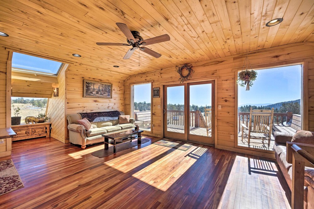 Cozy Cripple Creek Cabin w/ Mountain Views! view 2