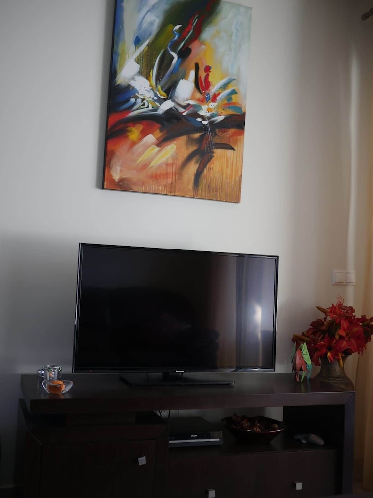 Cassiopeia 1BR Apt on Beach with Pool