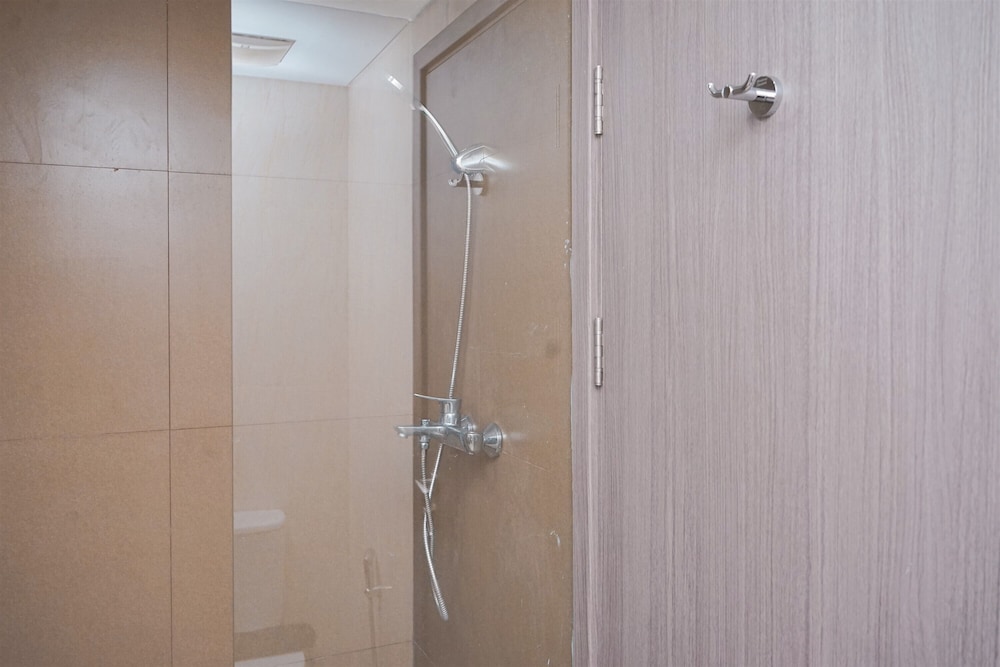 Cozy Stay Studio At Tamansari Bintaro Mansion Apartment