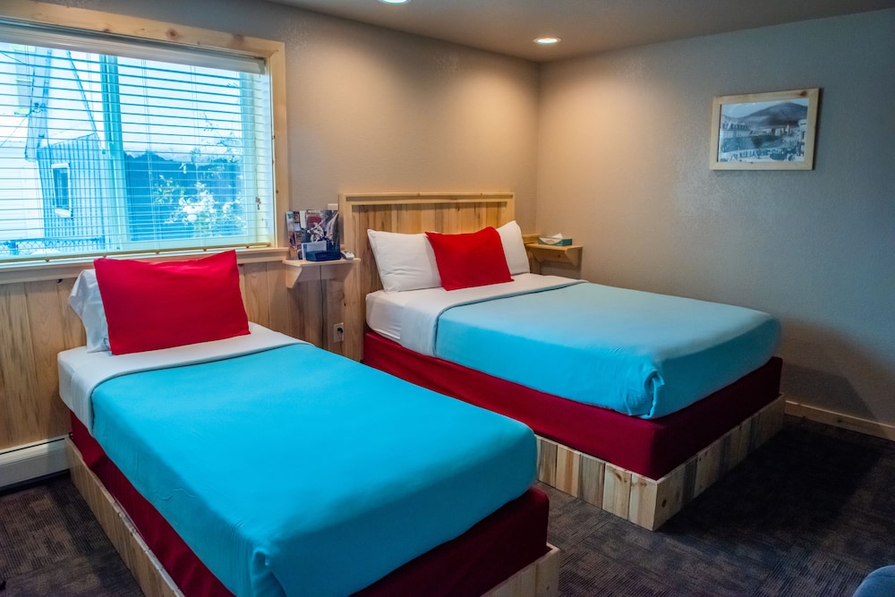 Triangle Motel