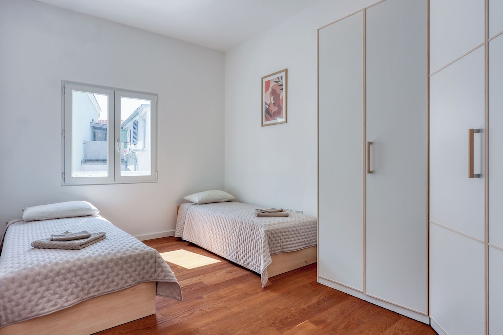 The Perfect View Penthouse Design Apt.