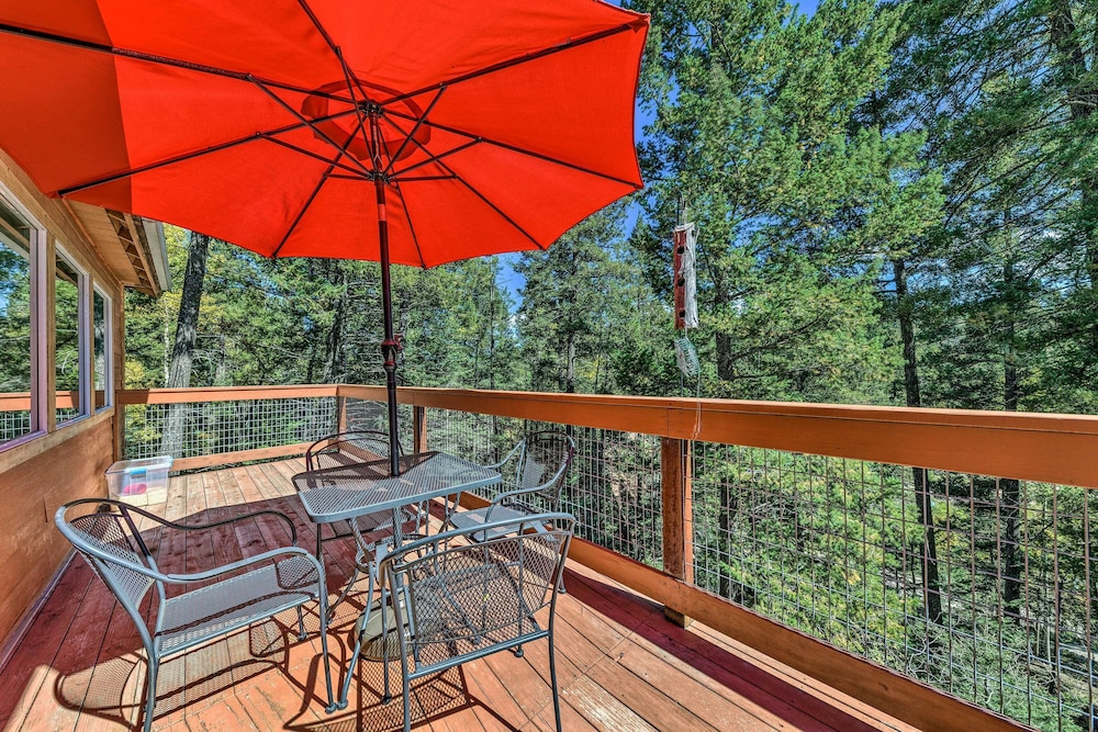Miscellaneous Market Vacations - Cloudcroft Cabin w/ Deck < 2 Mi to Downtown! - Property Image 1