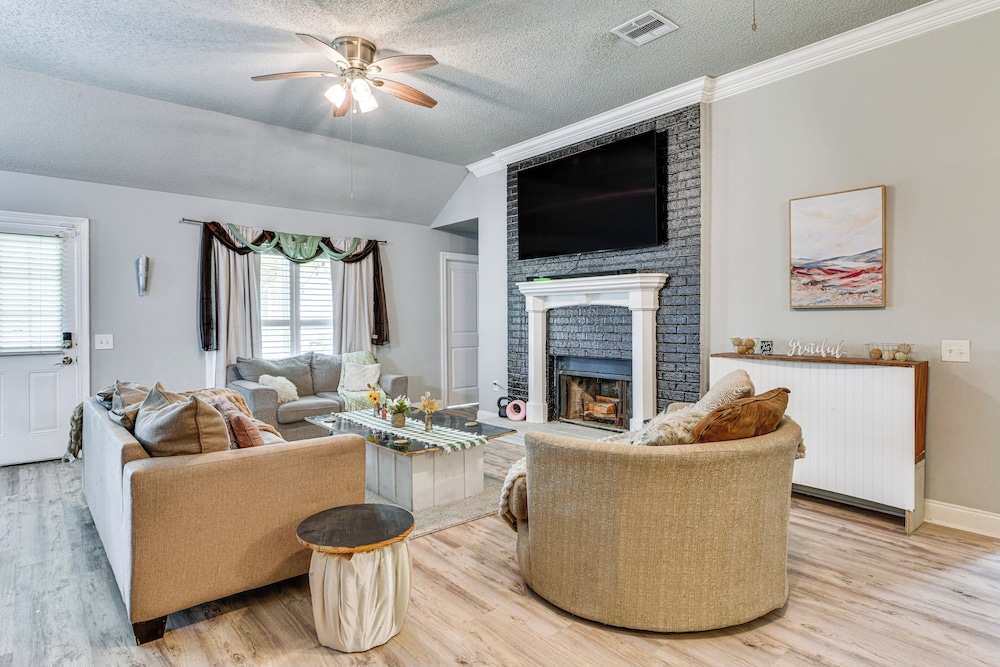 Private Yard & Patios: Family Home in Laplace!