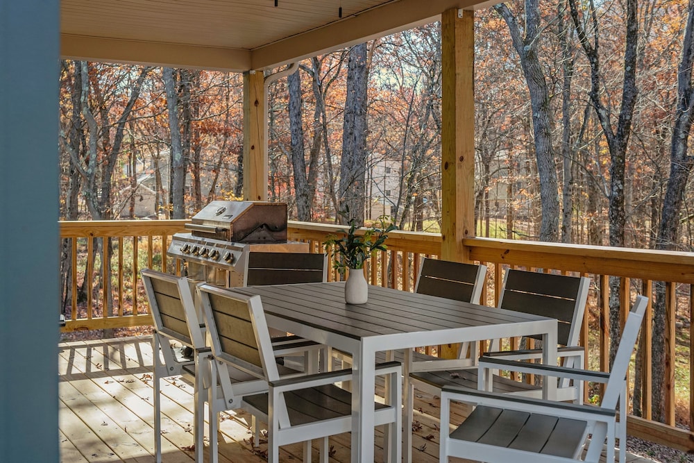 Stephen Way by Avantstay Hot Tub Game Room Albrightsville