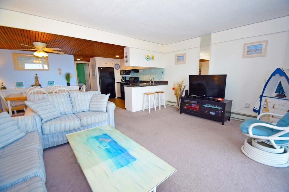 Beachmark 3F - 1 Bedroom Condo by RedAwning view 5