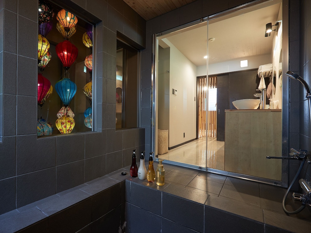 ADAN RESORT -LANTERN-