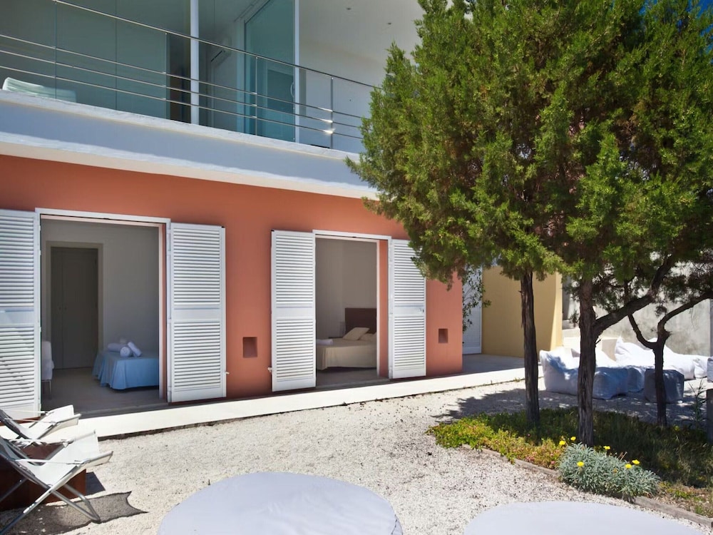 Beautiful Villa in Inviting Space