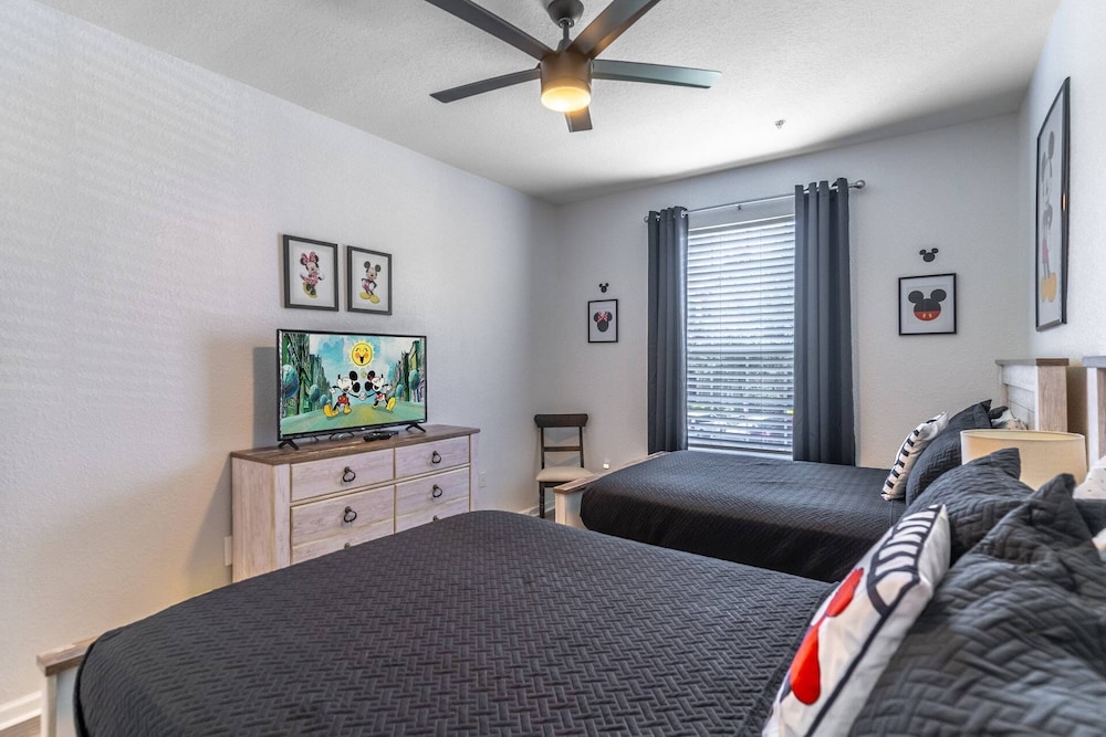 2821 Windsor Hills