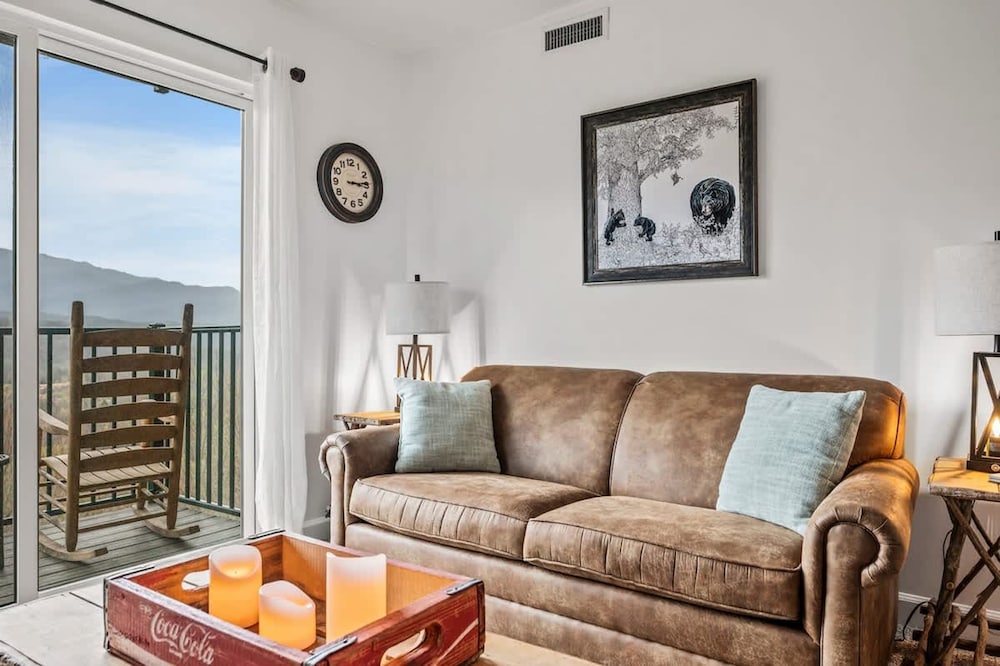 Sleeps 4 Mountain Views Indoor Pool Hot Tub